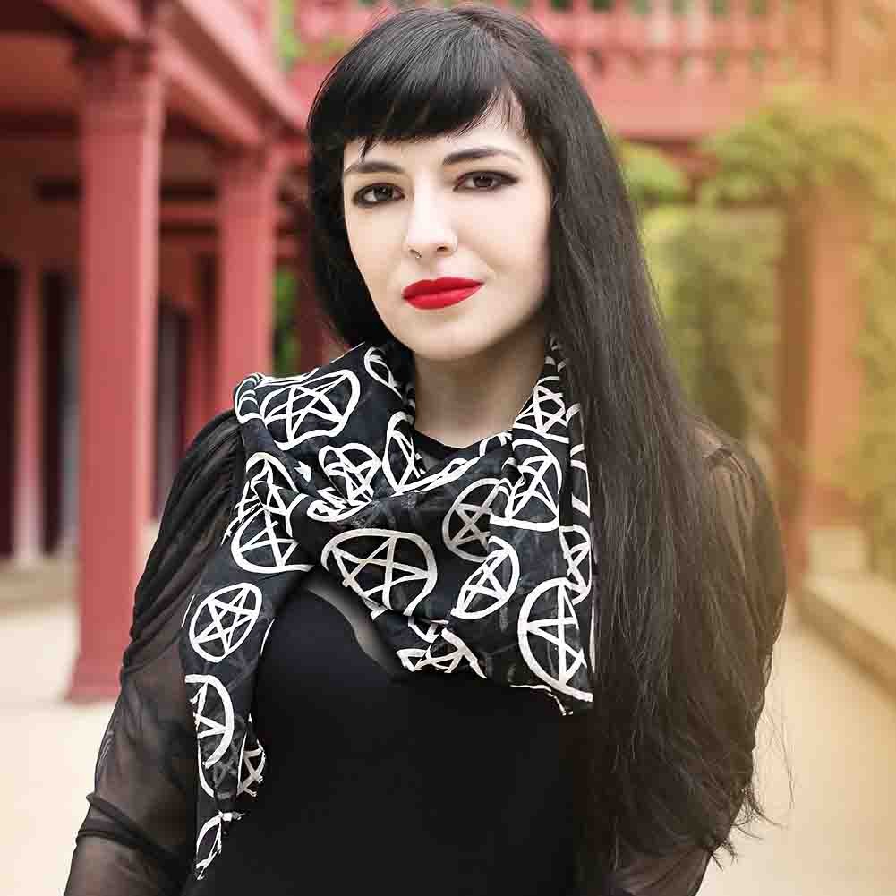 Baumwolltuch mit Ocult Pentagramm Muster in Schwarz Weiß