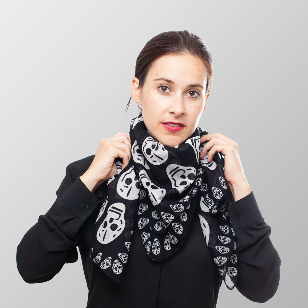 Baumwolltuch mit La Santa Muerte Skull Muster in Schwarz Weiß