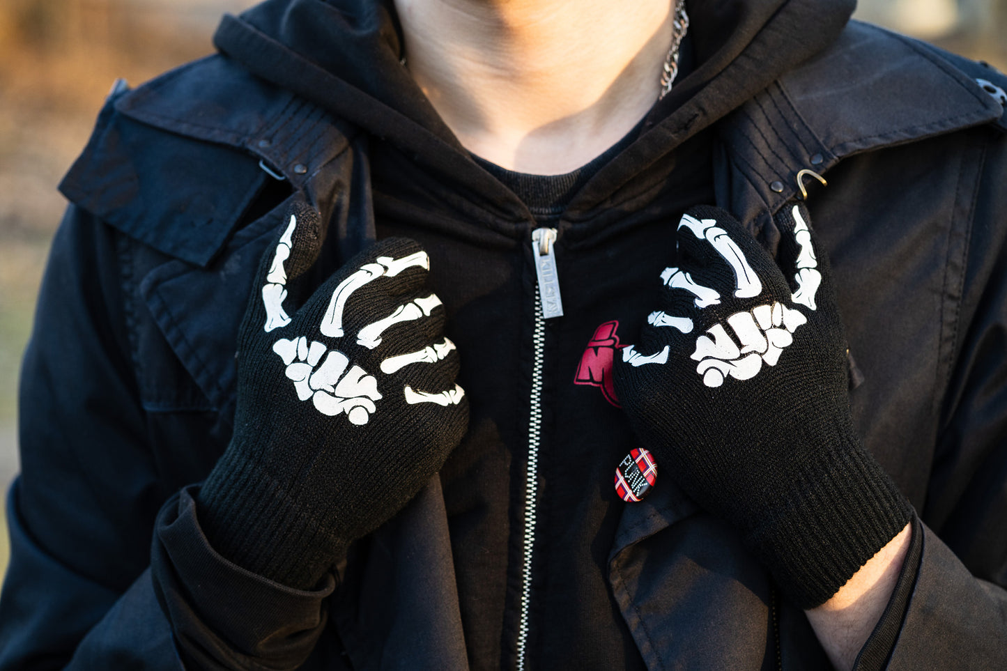 Touchscreen-Handschuhe in Schwarz mit Weißer Skeletthand