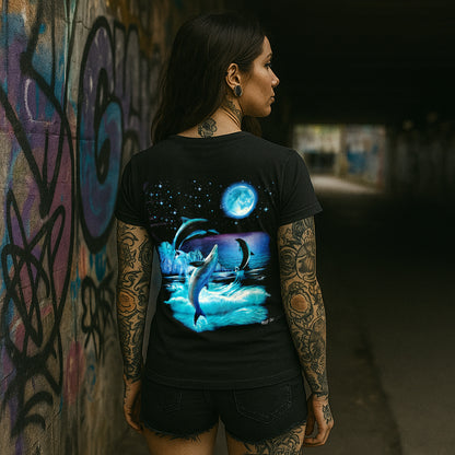 Delphine bei Vollmond