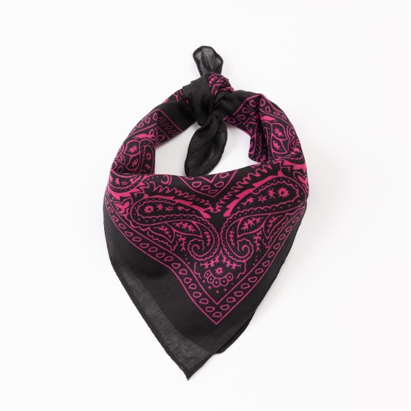 Schwarzes Baumwoll Bandana mit pinkem Paisley Muster